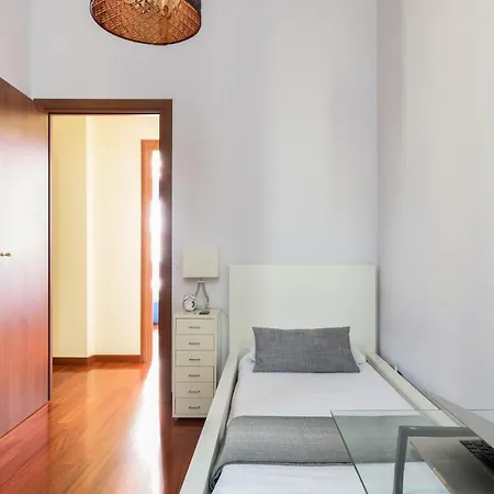 Homeathotel - Eustachi Apt * Milán